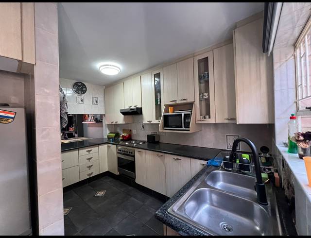 2 BEDROOM APARTMENT FOR SALE IN NEW REDRUTH